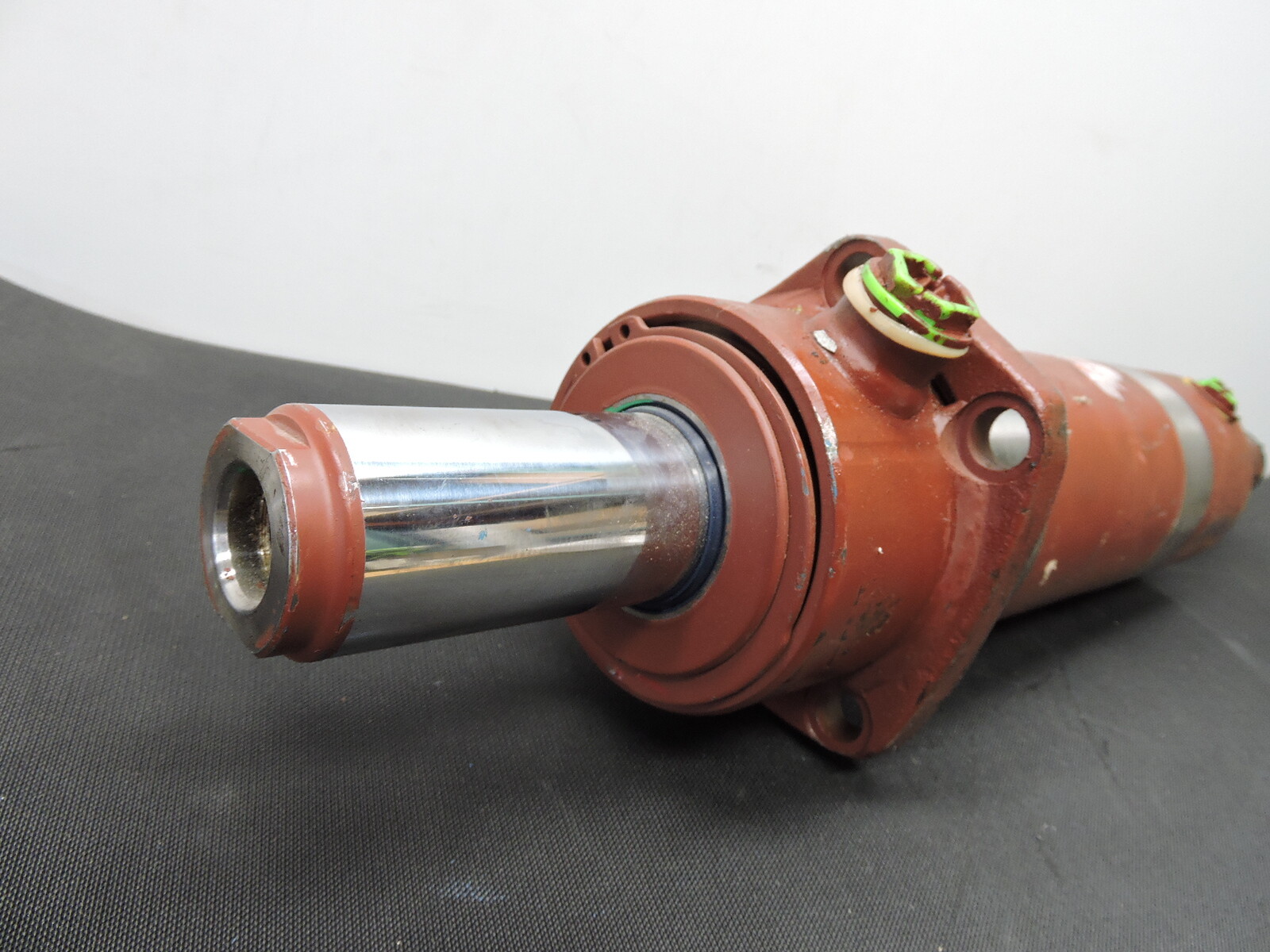 Dana Spicer Hydraulic Cylinder 279.24.620.03 / 279.24.620 – New Other: Unit is b