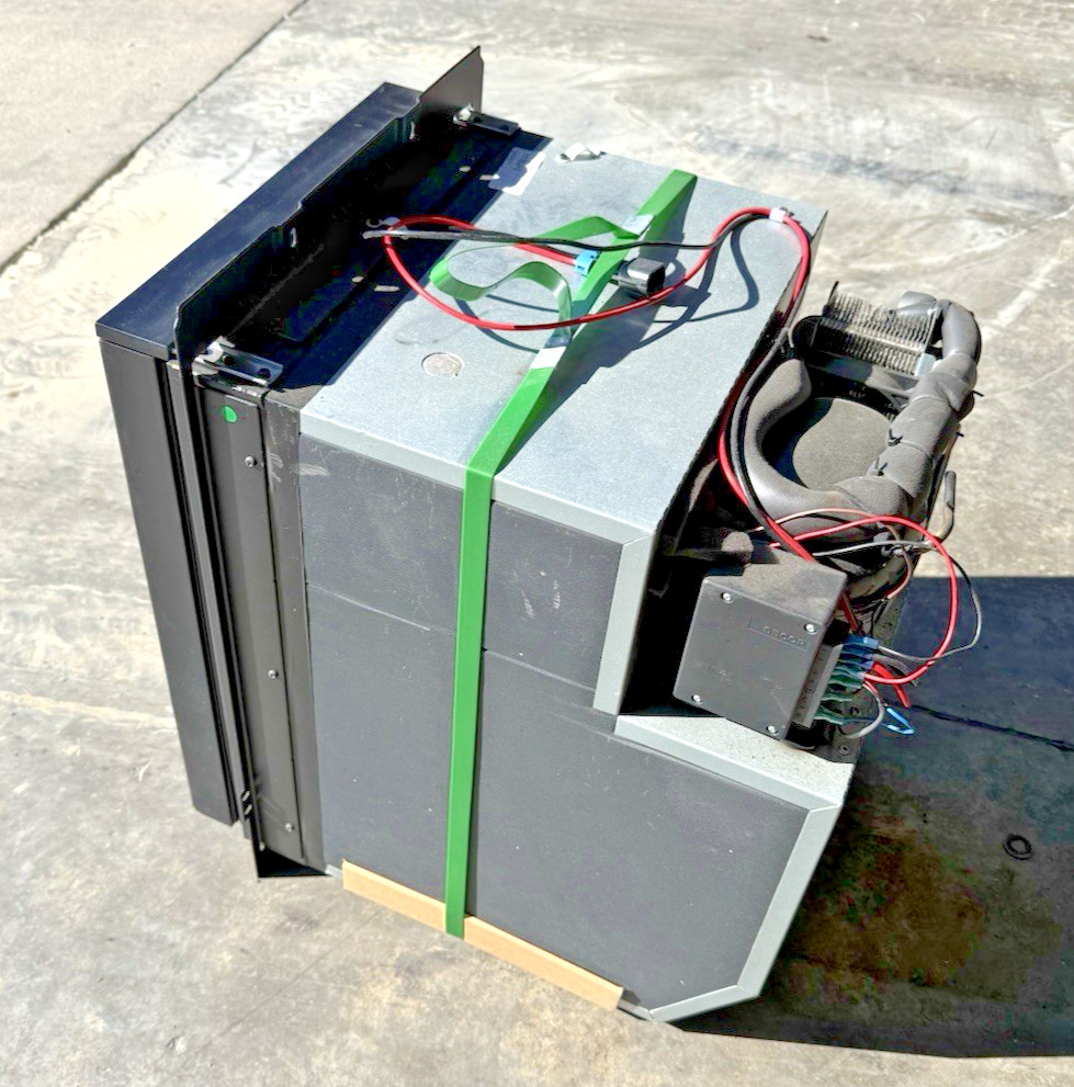 Peterbilt 579 Paccar U10-6011 Commercial Truck Refrigerator Mini Fridge