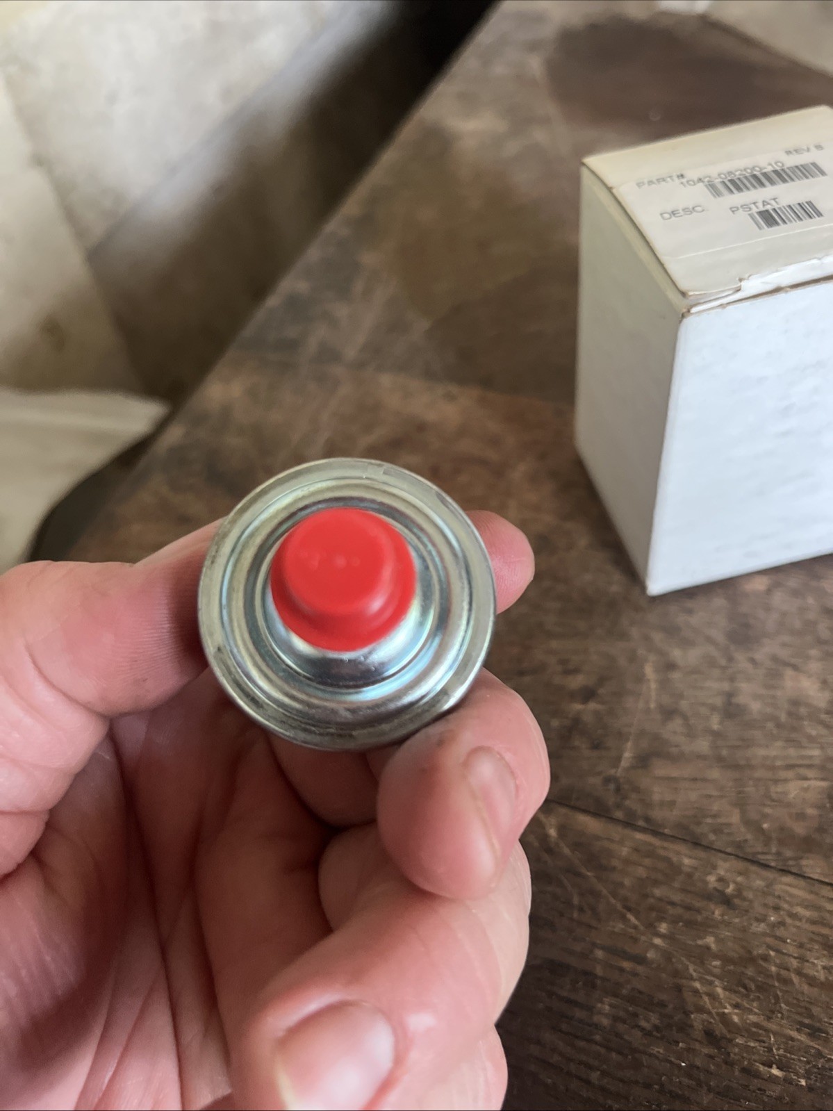 NOS BORGWARNER 1042 08240 10 OIL PRESSURE SWITCH