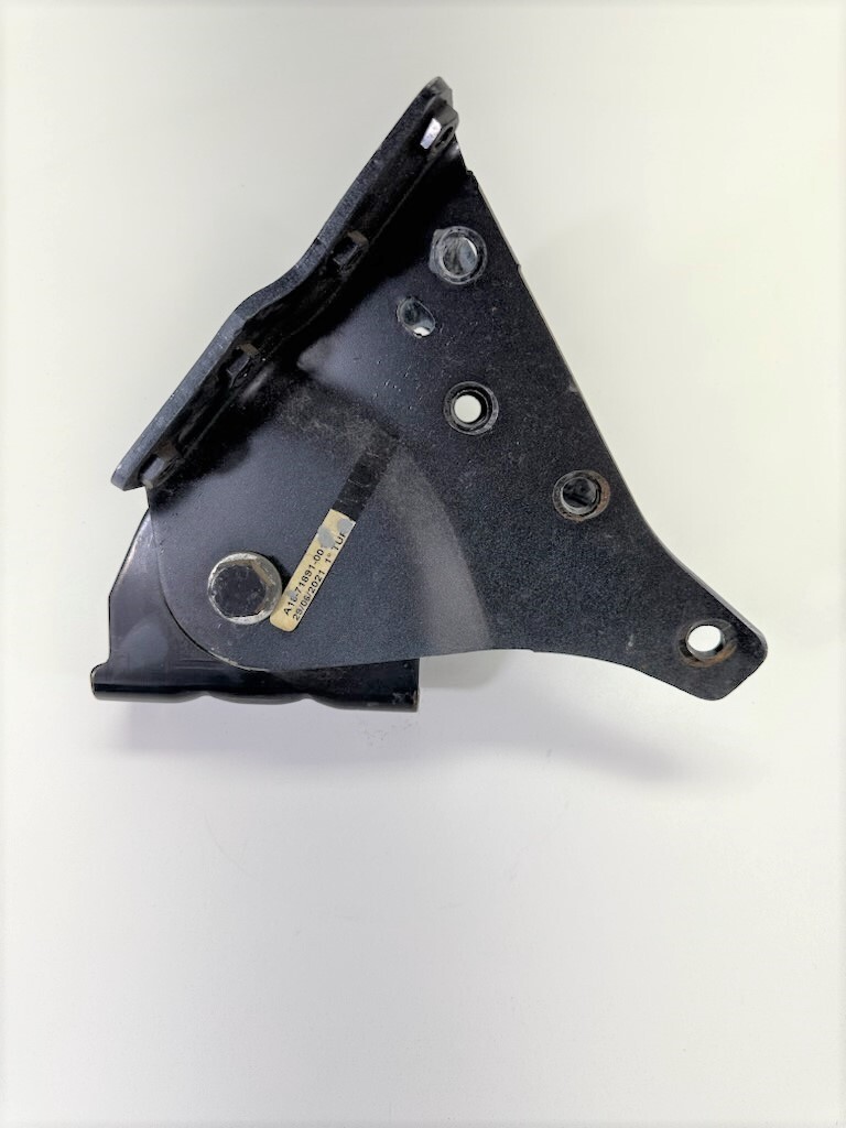 2021 FREIGHTLINER CASCADIA RIGHT PASSENGER CAB MOUNT WITH BRACKET 18-68767
