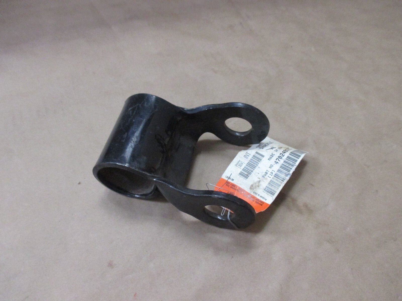 INTERNATIONAL 470248C91 SPRING SHACKLE 3 PIECES IN THIS LOT NO BUSHING NEW