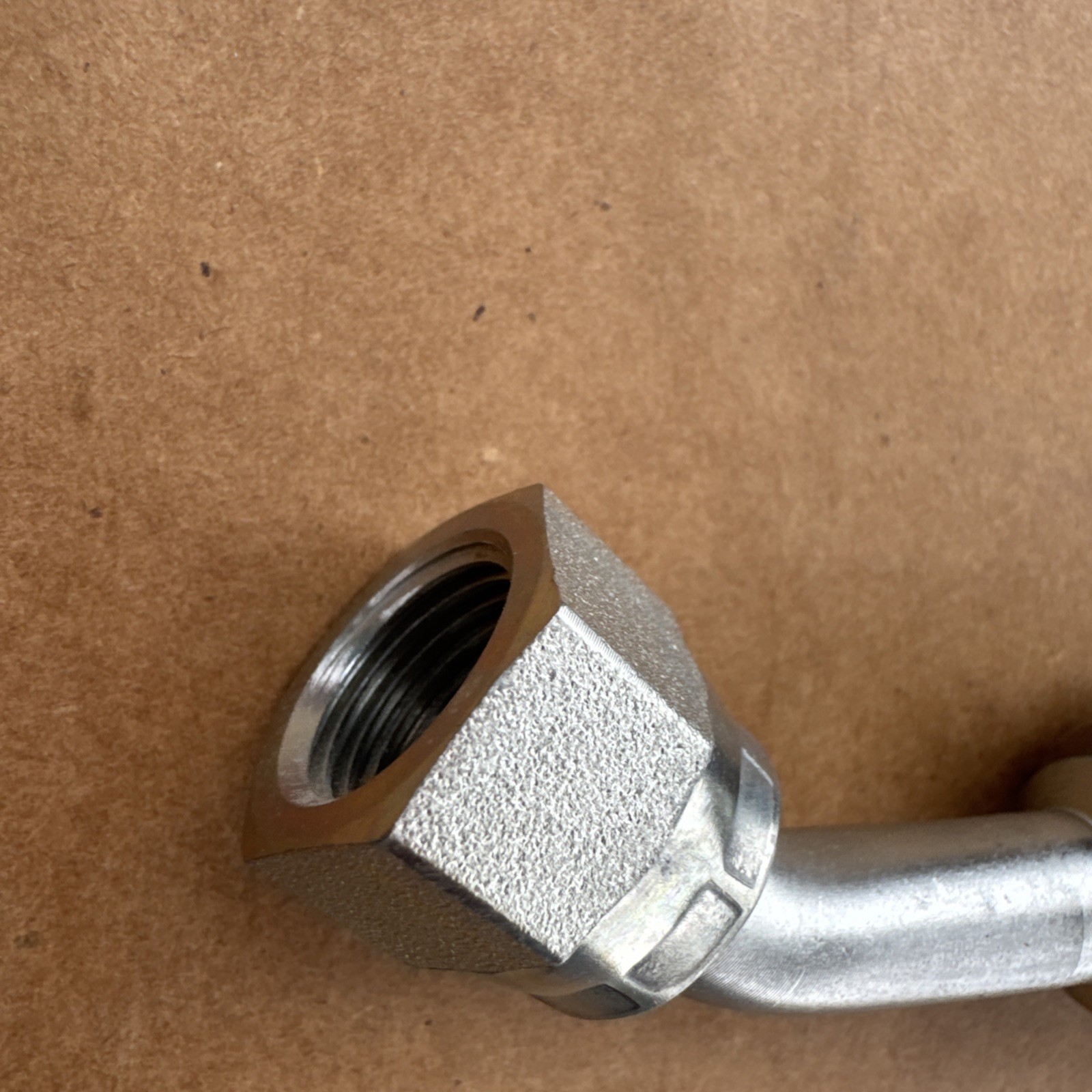 B2-JCFX45-0606: Continental Hose Fitting, 0.375 (3/8″) Hose ID x 9/16-18 Female