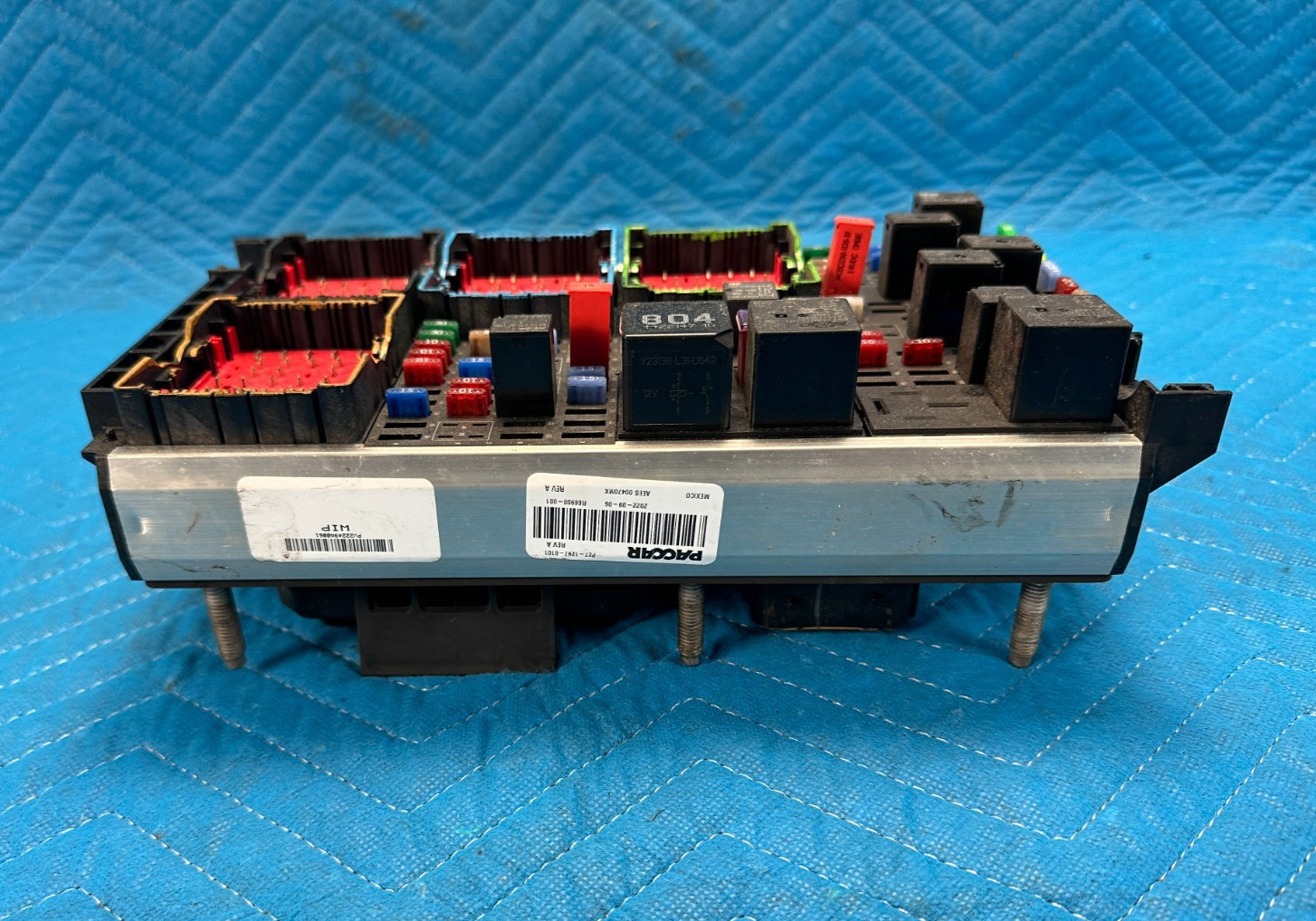 Kenworth T680 Paccar Fuse Box Assembly P27-1297-0101 2023 OEM