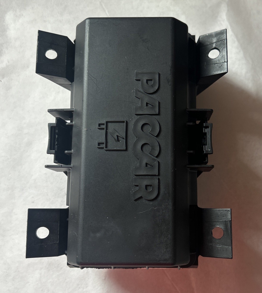 PETERBILT 579 PACCAR PDC SLEEPER CAB FUSE BOX ASSEMBLY P27-1224-0120 OEM