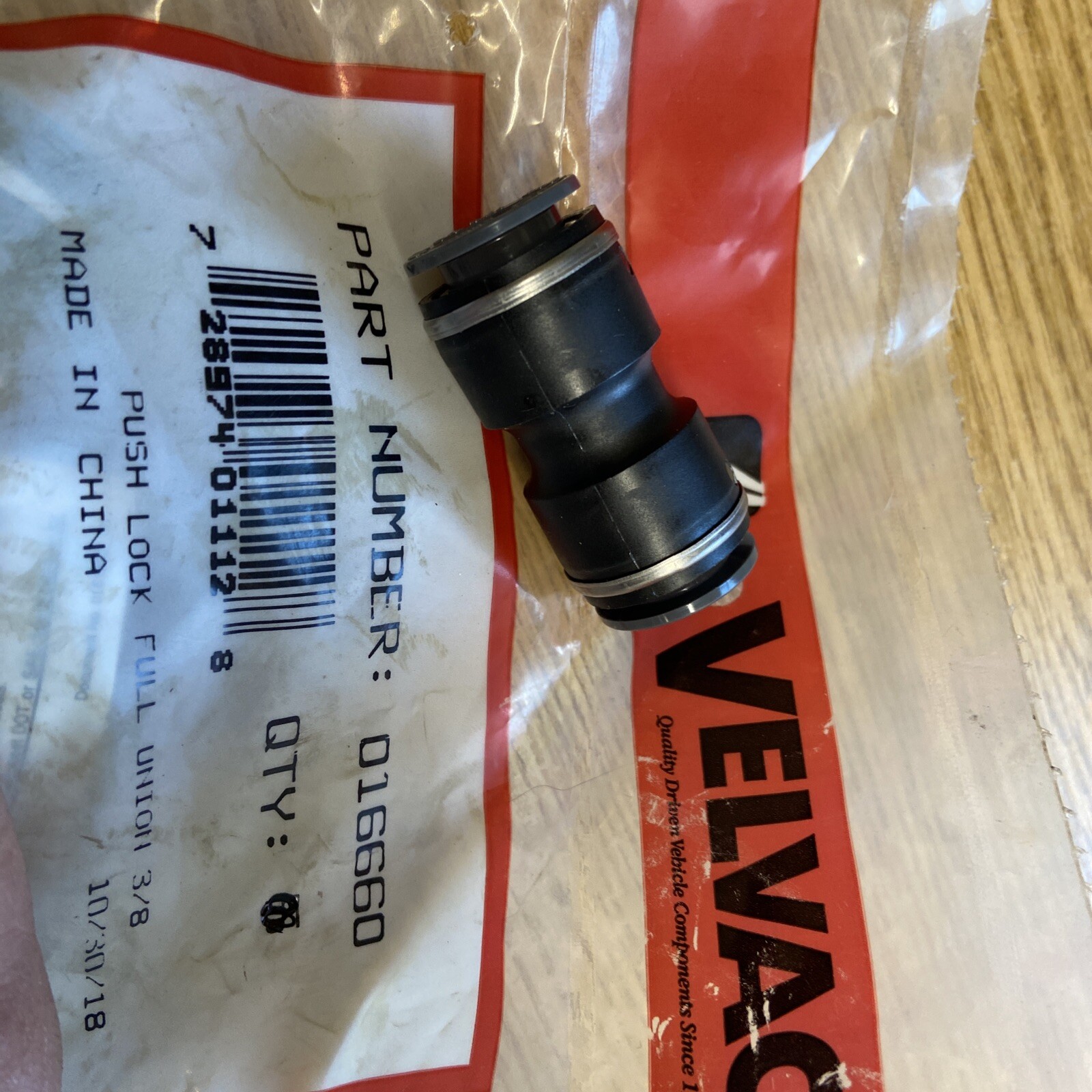 Push-to-Connect (PTC) Fitting Velvac 016660 full union 3/8 push lock
