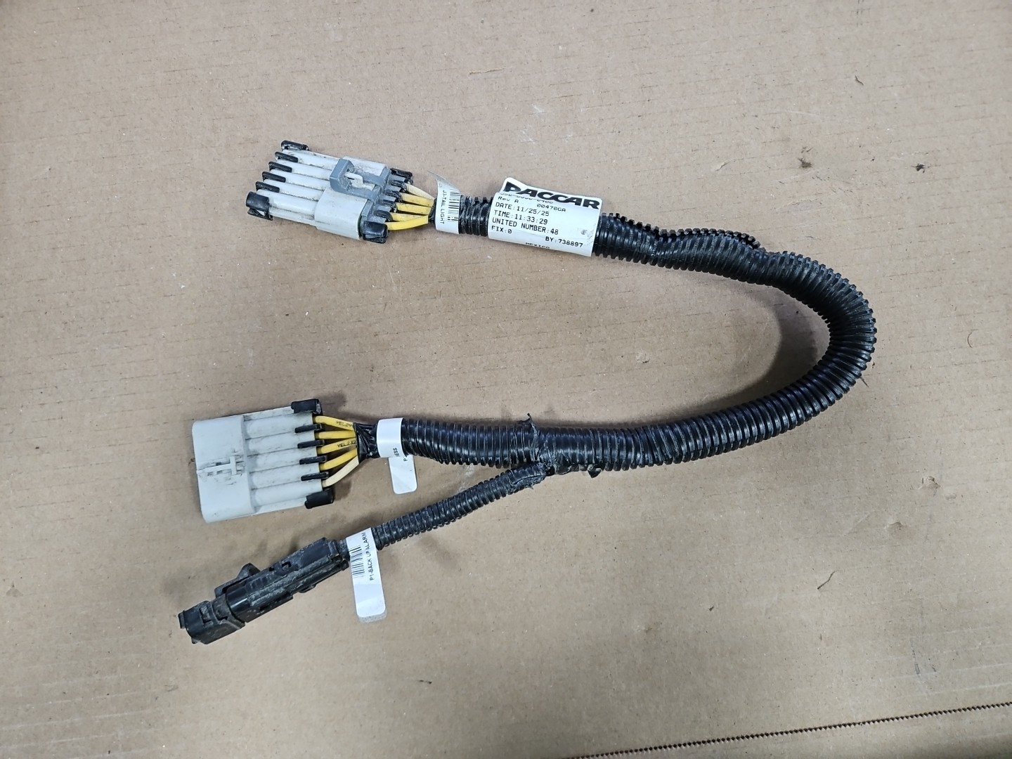 Peterbilt PACCAR S92-6350-0400 Chassis To Lights Jumper Harness W/Backup Pigtail