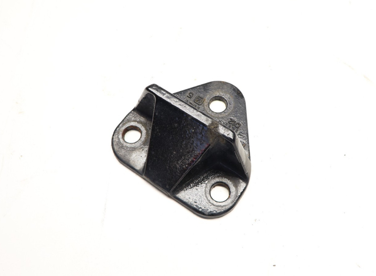 2022 PETERBILT 579 PACCAR REAR AXLE FRAME BUMPER STOP BRACKET 01-52865 OEM