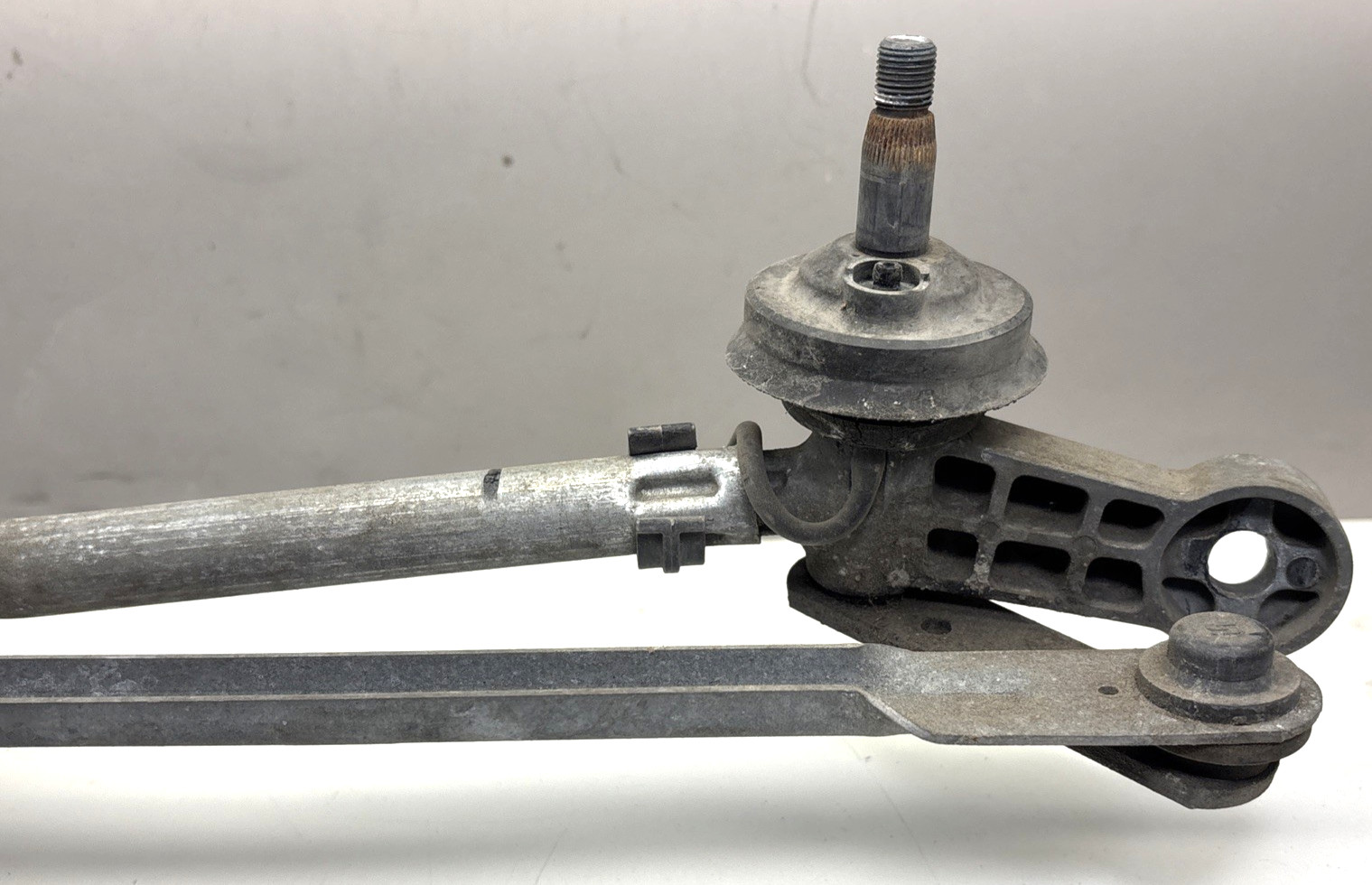 Volvo VNL Windshield Wiper Motor w/Linkage 2023 OEM 24634544