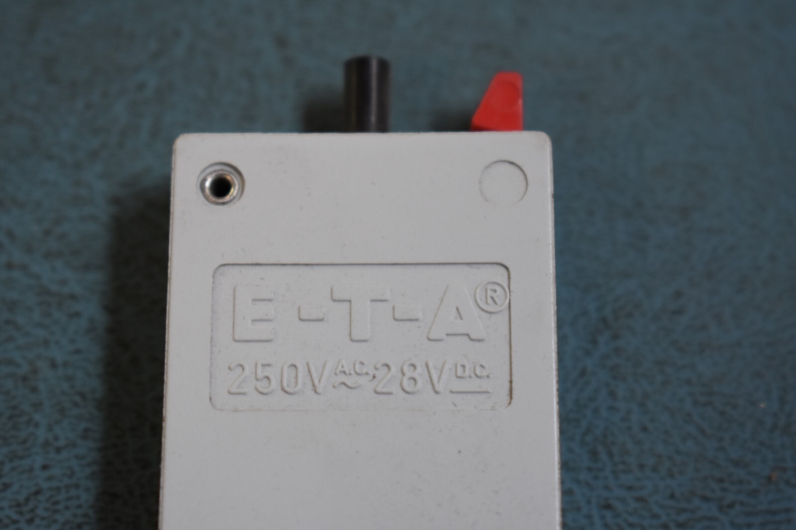 E-T-A ETA 127-P10-H-KF-5A 250V AC 28V DC Circuit Breaker Resettable 5 Amp NOS