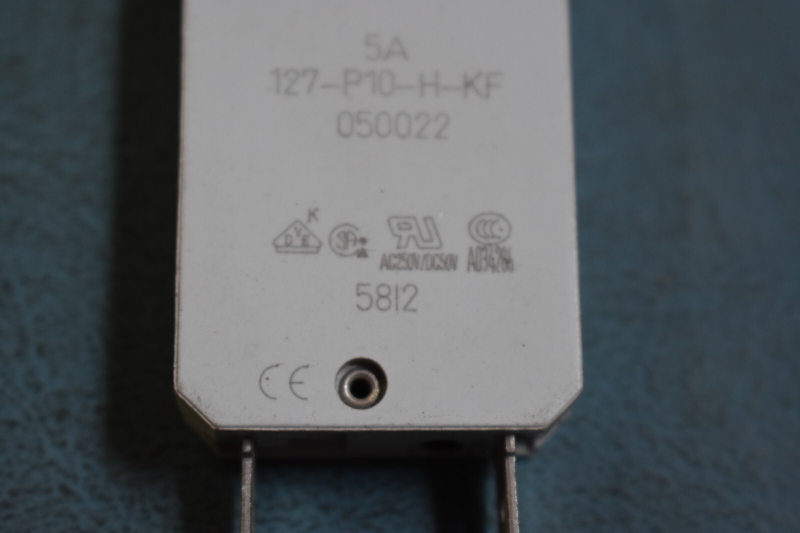 E-T-A ETA 127-P10-H-KF-5A 250V AC 28V DC Circuit Breaker Resettable 5 Amp NOS