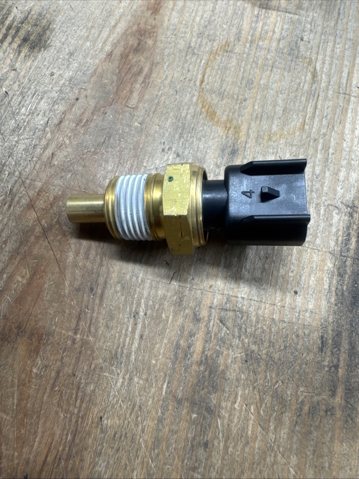 GENUINE OEM NEW FREIGHTLINER AMA-163075 TEMPERATURE SENDING UNIT FREE SHIPPING