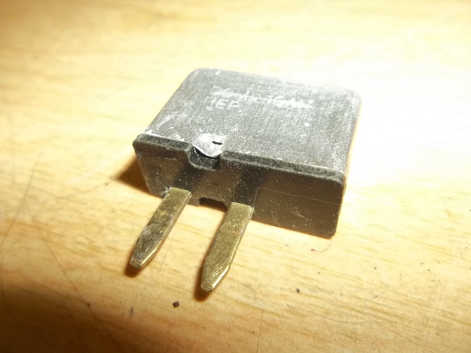Metal Automotive Circuit Breaker Fuse 15A 14V Blue *FREE SHIPPING*