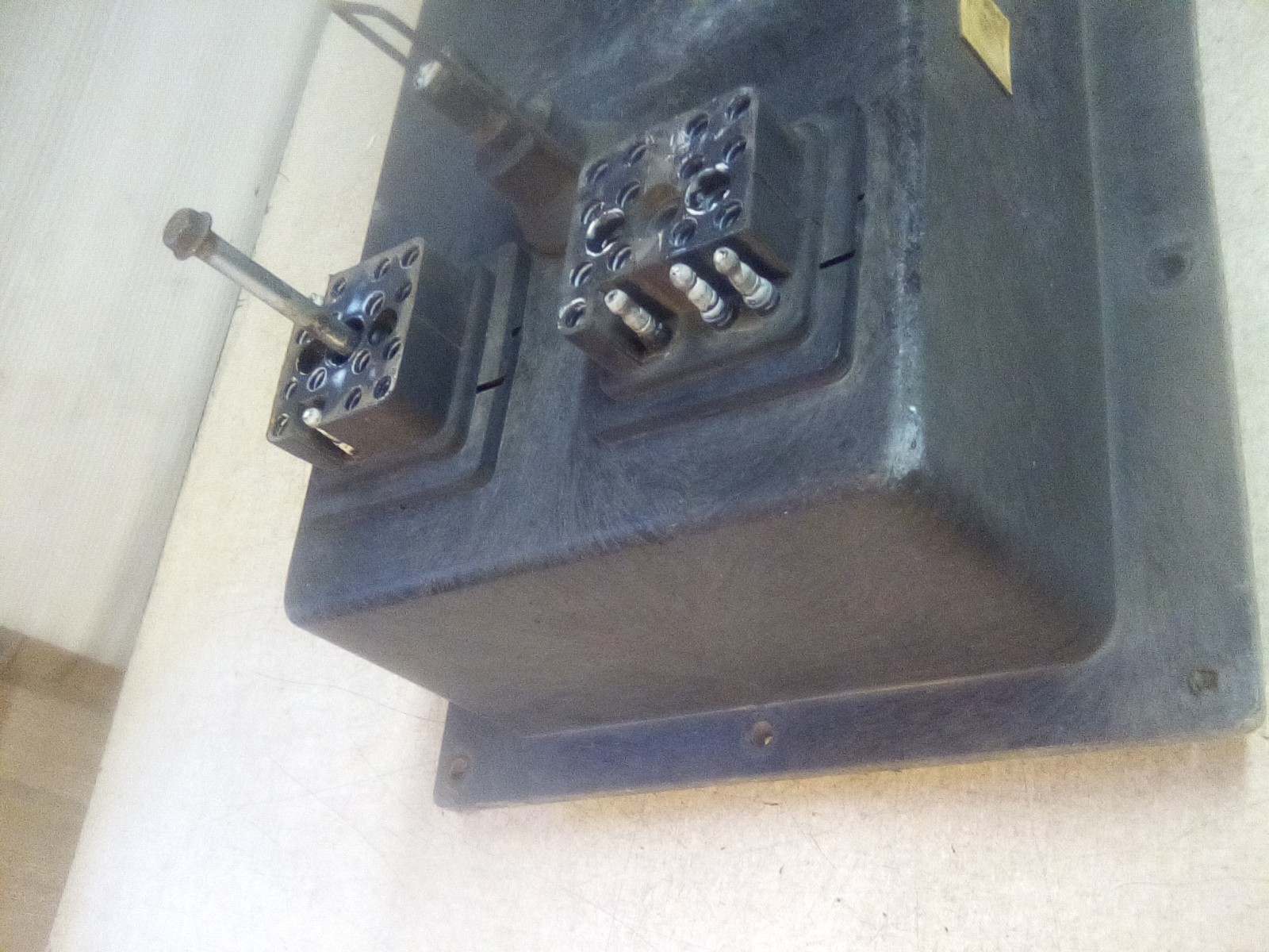 Kenworth W900 Fuse Relay Block “READ DESCRIPTION”