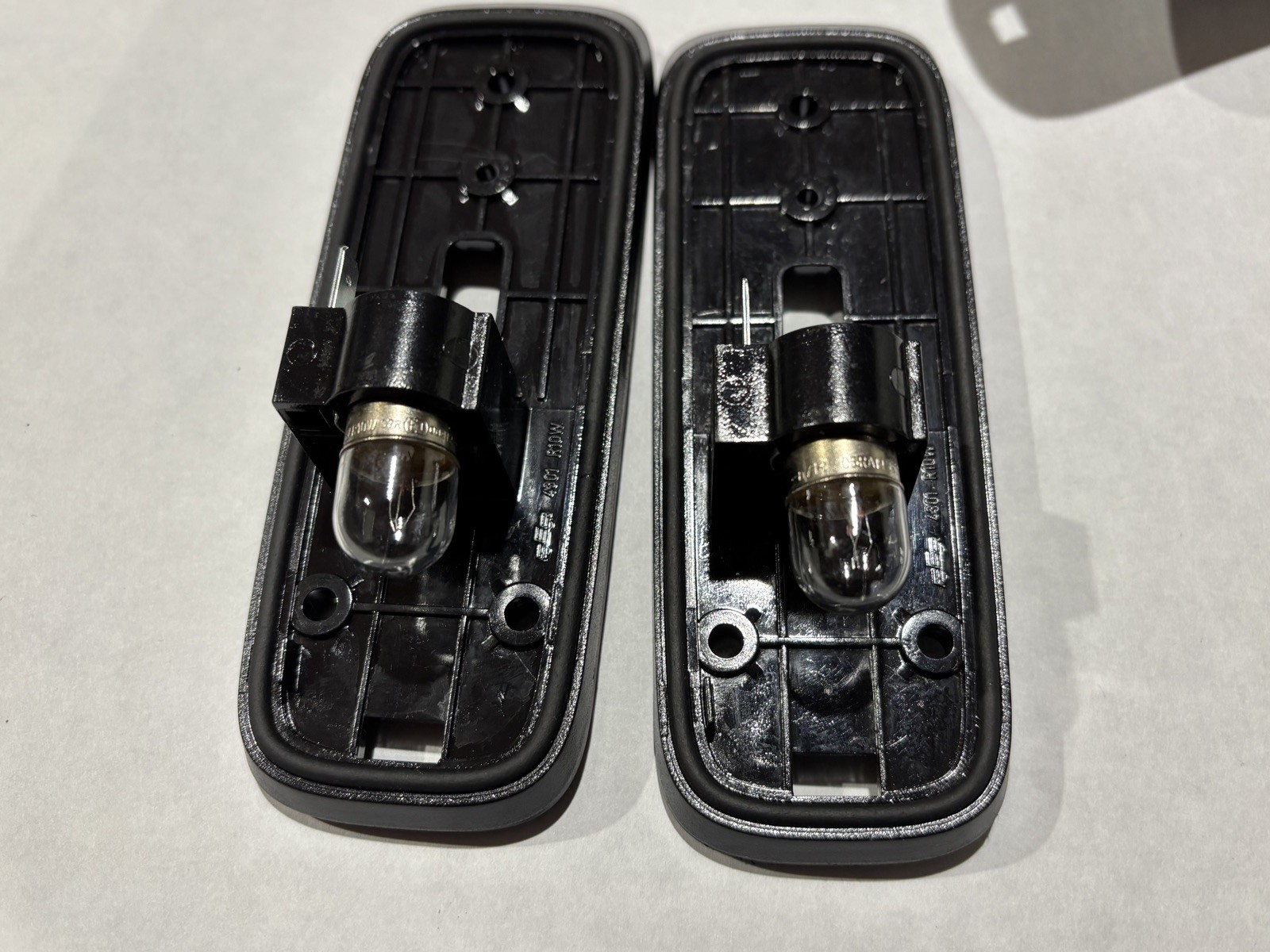 Genuine Mercedes Atego front top roof Left & right Light A0028205056 or 5156