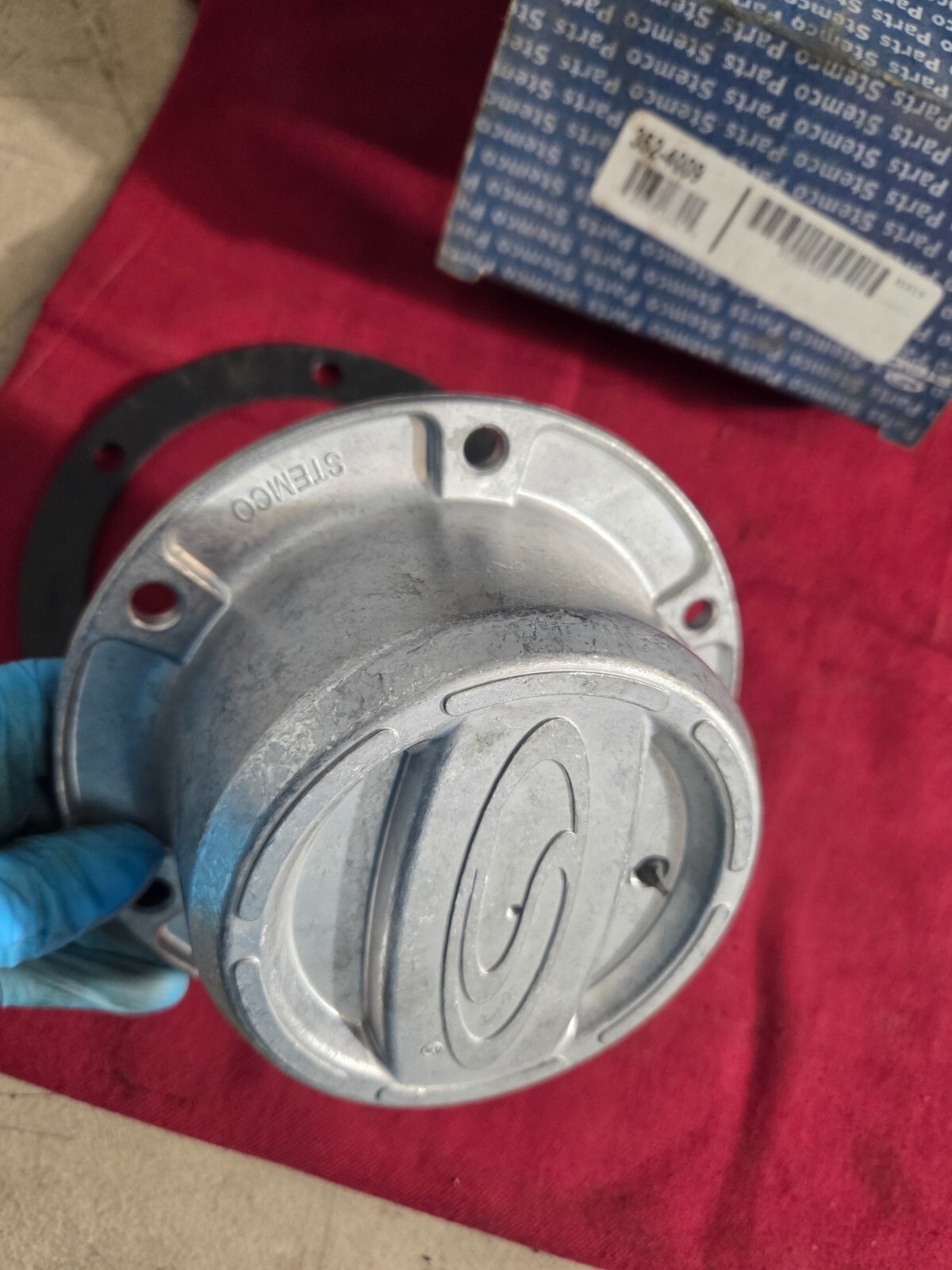 Stemco Hub Cap 352-4009, Aluminum with Gasket, NEW OLD STOCK