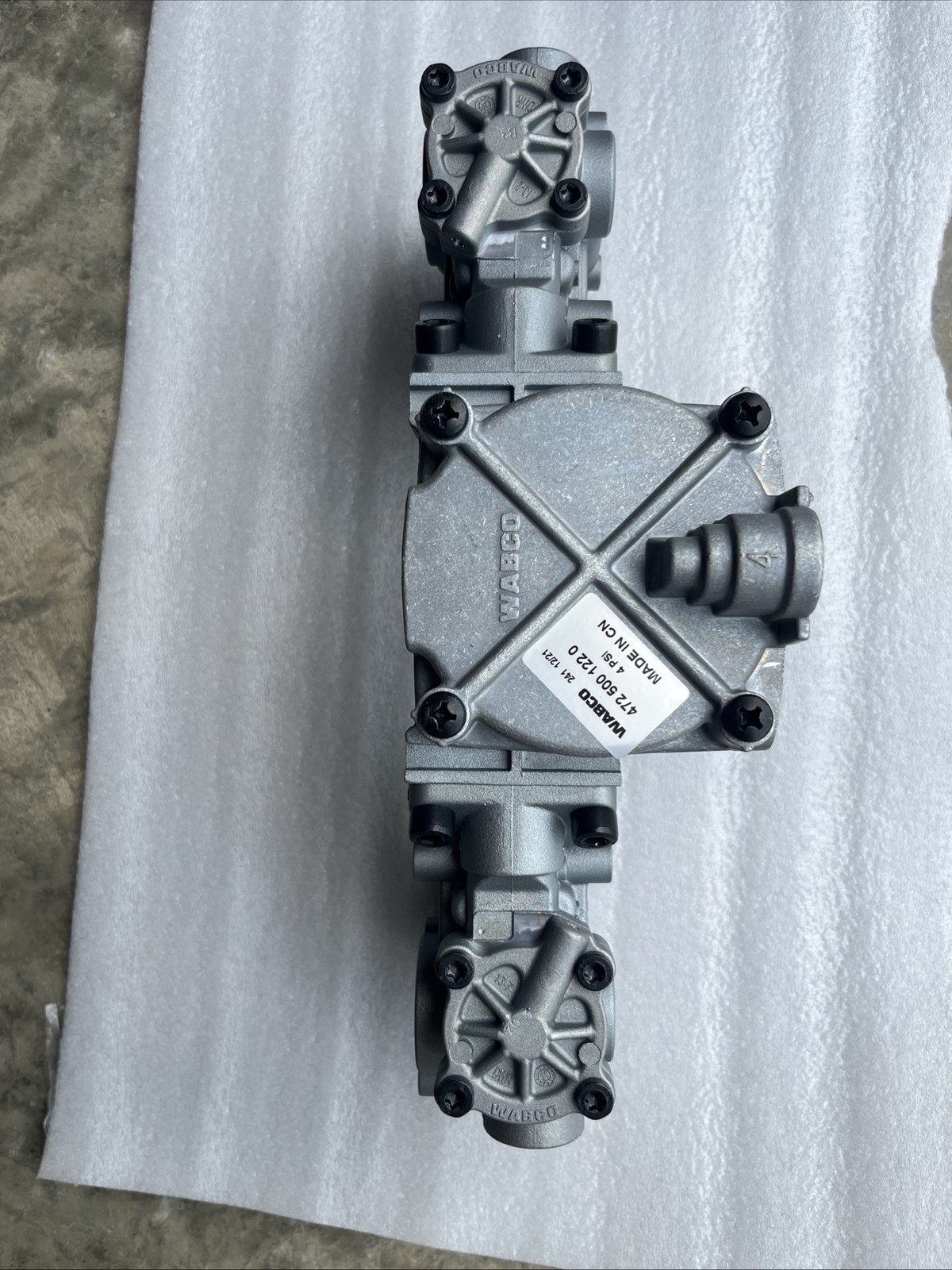 NOS Wabco 472 500 122 0 ABS Relay Valve Genuine Truck