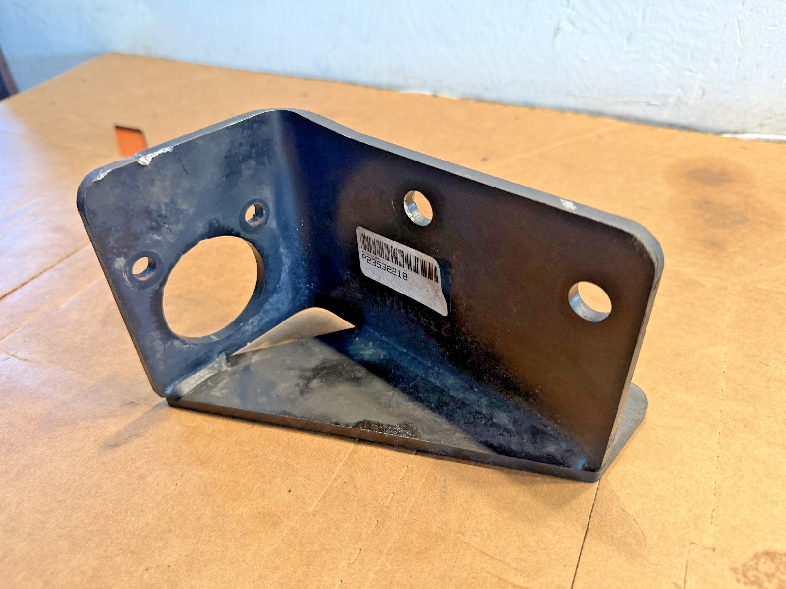 2006 DETROIT 60 SERIES DIESEL ENGINE COMPRESSOR Bracket P23532218 OEM