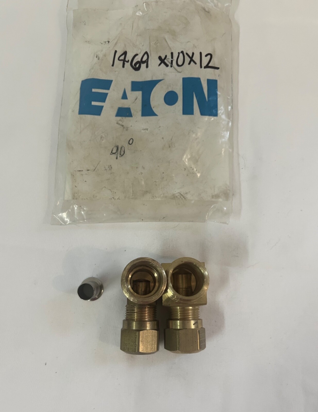 90 DEGREE BRASS AIR LINE FITTINGS – SET OF TWO – 5/8 MPT to 5/8 PLASTIC LINE