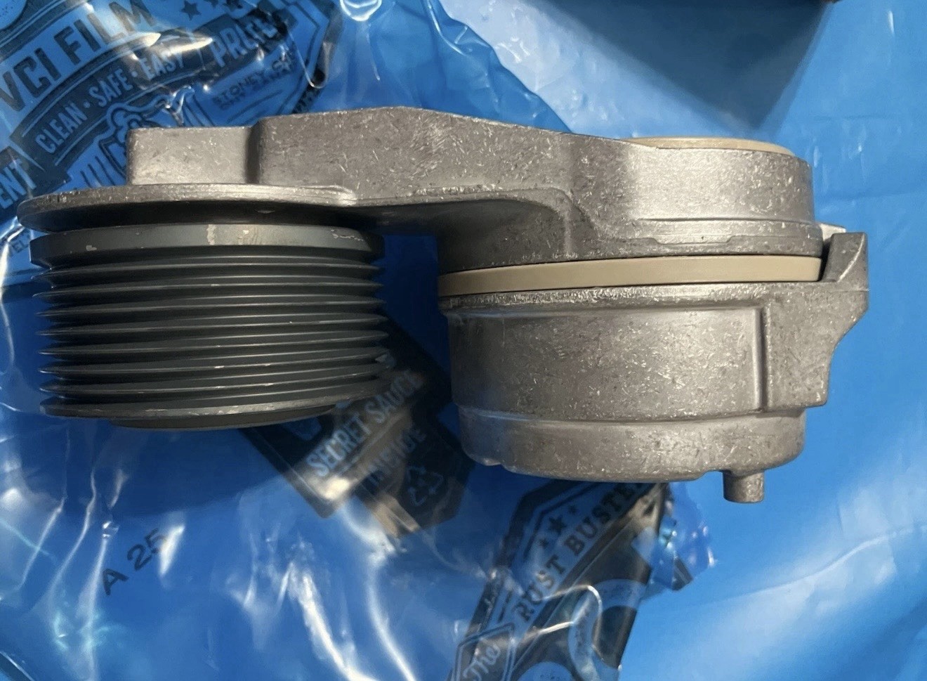 Genuine Cummins 5683521 New Belt Tensioner ( 3973819 OLD)
