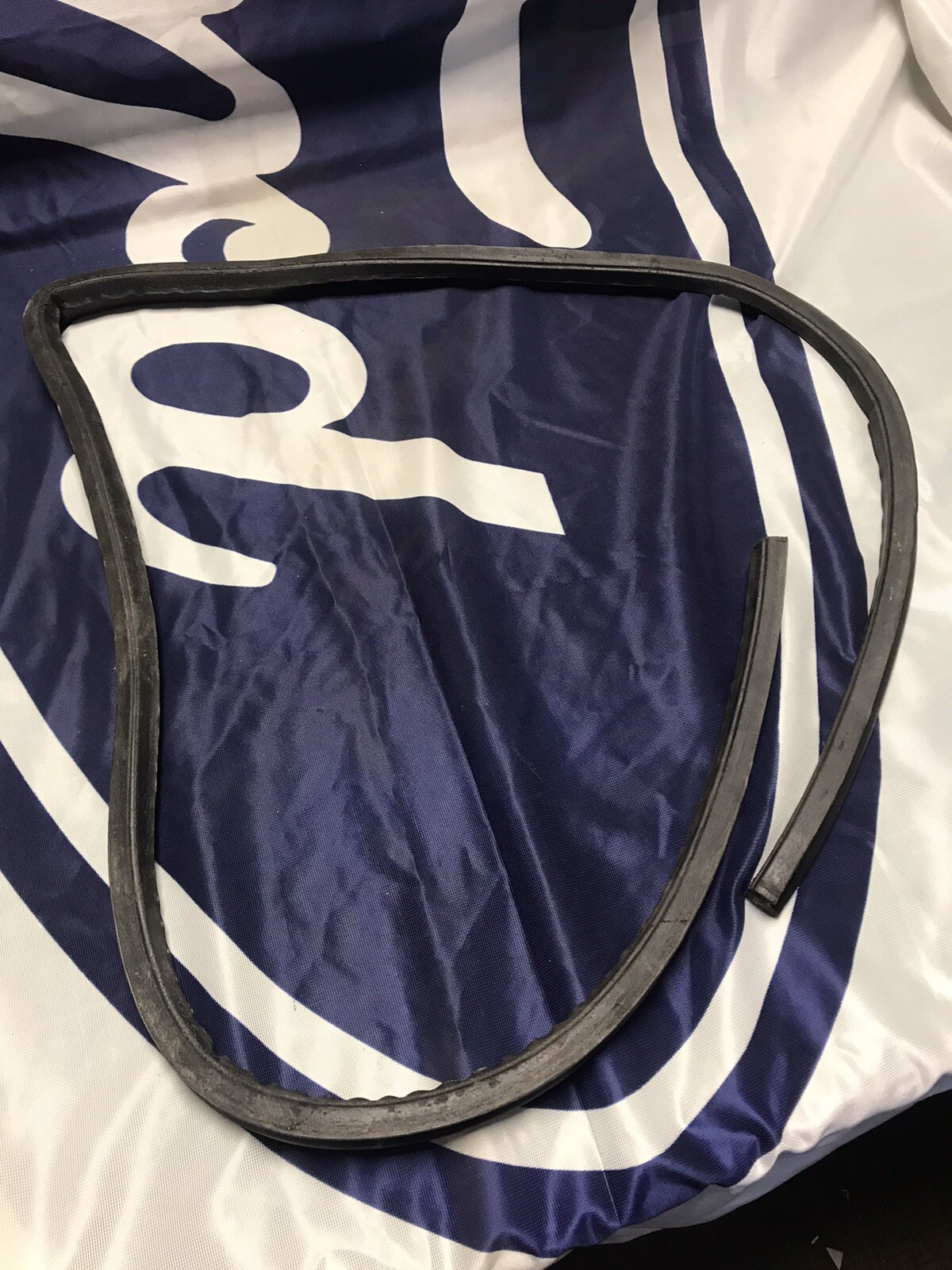 NOS GENUINE FORD D-SERIES LOWER DOOR WEATHER STRIP DOOR SEAL RUBBER CLASSIC