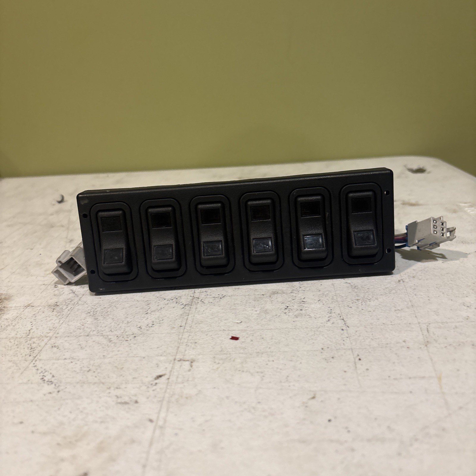 3549776C4 International 6 Pack Switch Housing Panel with all switches