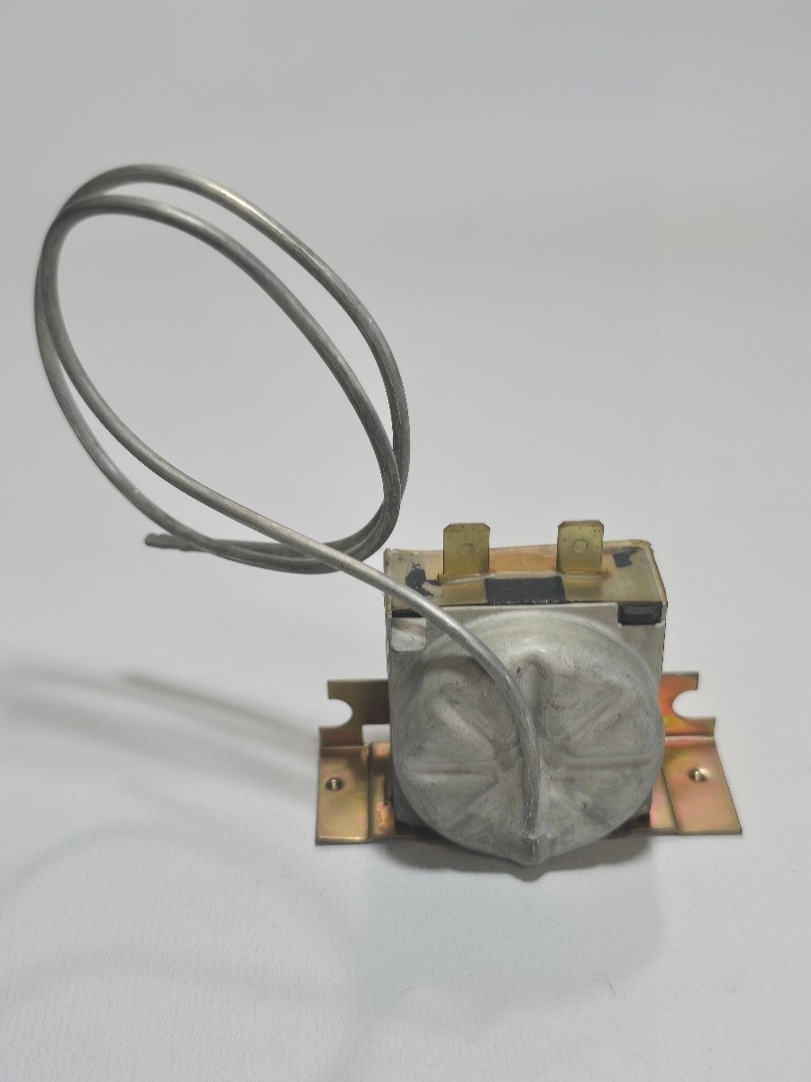 Cutler-Hammer 9533N346 A/C Cycling Thermostat Switch 12V DC