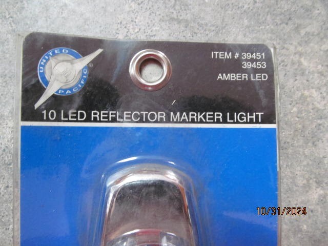 United Pacific 39453 Clearance/Marker Light, Amber Led/Clear Lens, Rectangle