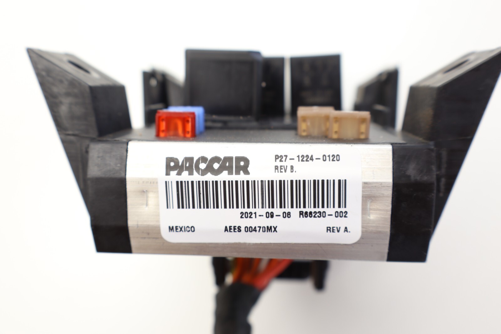 2022 PETERBILT 579 PACCAR SLEEPER CAB FUSE BOX P27-1224-0120