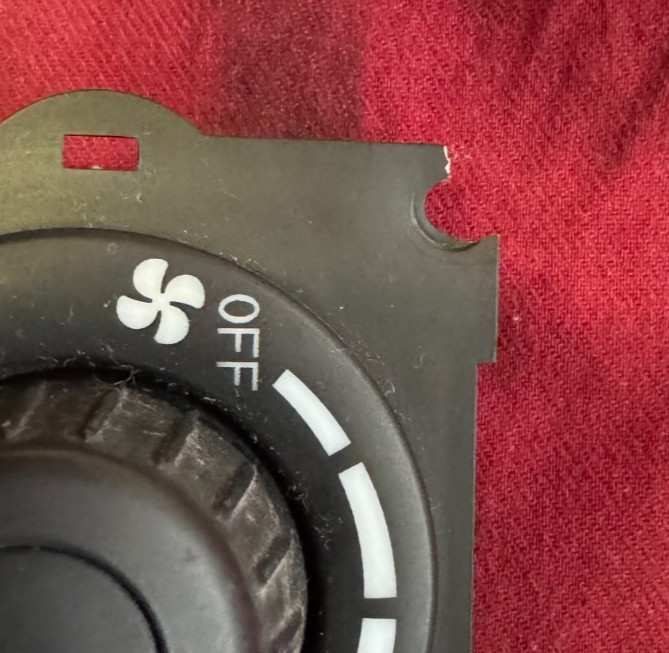 F21-1013-11-000 Genuine Paccar Temperature Control Temp A/C Heat-BROKEN TABS
