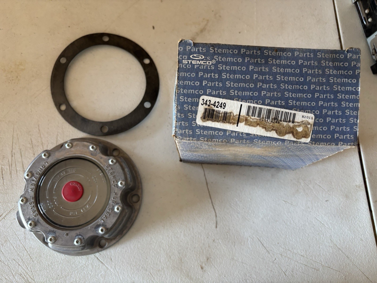 Genuine STEMCO 343-4249 Aluminum 6-Bolt Oil Hub Cap w/ Gasket NOS