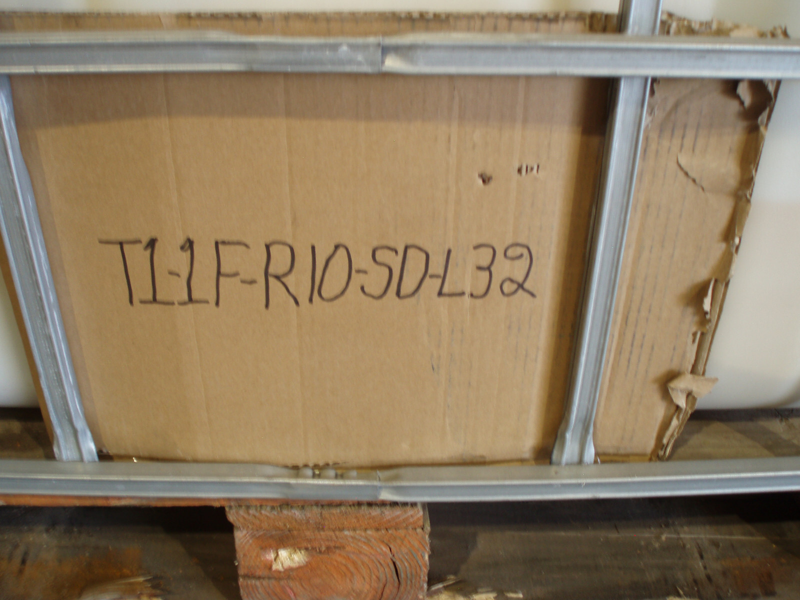 KENWORTH / PETERBILT / PACCAR A85-6136 REV B, R11-6337 REV B CAB MOUNT BRACKET