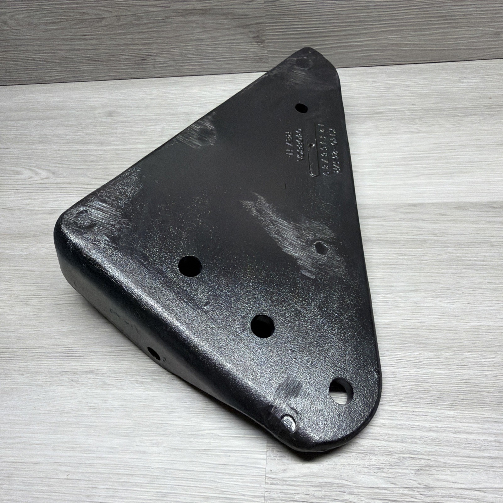 OEM PACCAR Kenworth K140-2437-5R Machined Large Crossmember Gusset, Right Hand