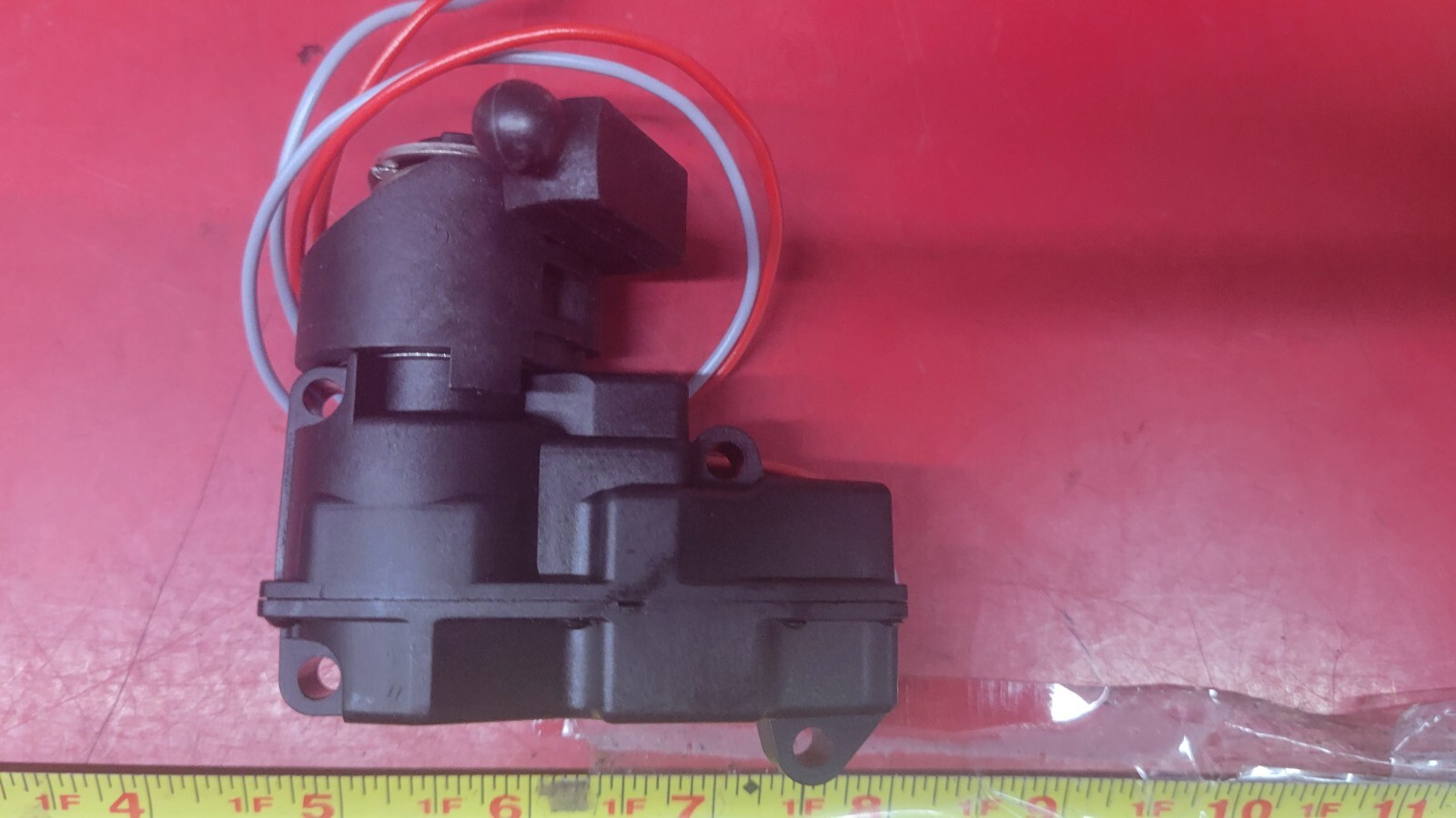 3092045 GENUINE VOLVO OEM ACTUATOR WITH GREY/RED WIRES NOS