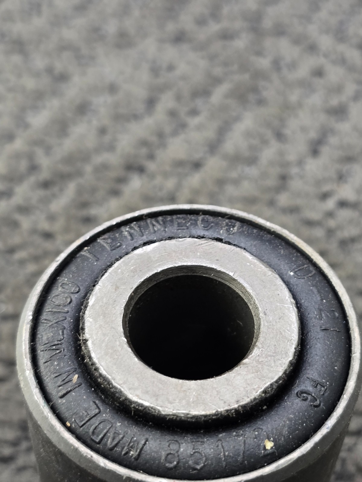 Tenneco Bushing Suspension, FC680-322-01-50 Rev D Rubber,4 In Long