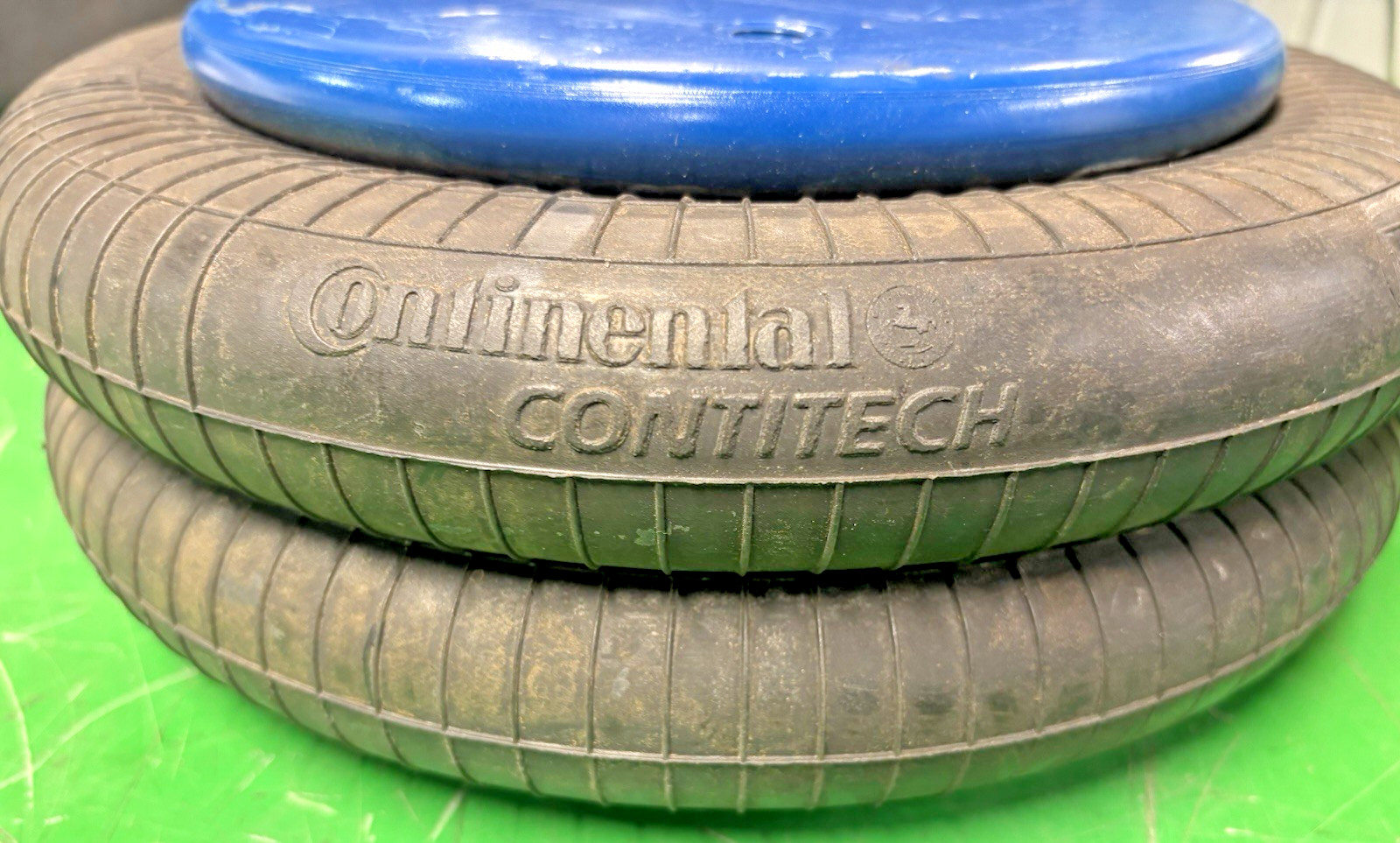 NOS CONTINENTAL CONTITECH AIR SPRING FD 330-22 FD330-22🚛FREE SHIPPING🚛