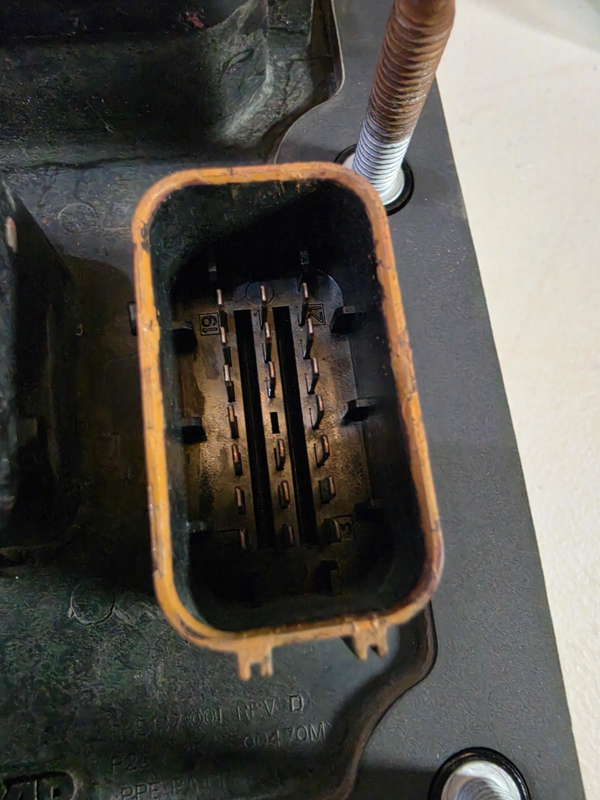 Kenworth T680 PACCAR Fuse Box P27-1147-0200 S53-1293-11E Cab PDC OEM