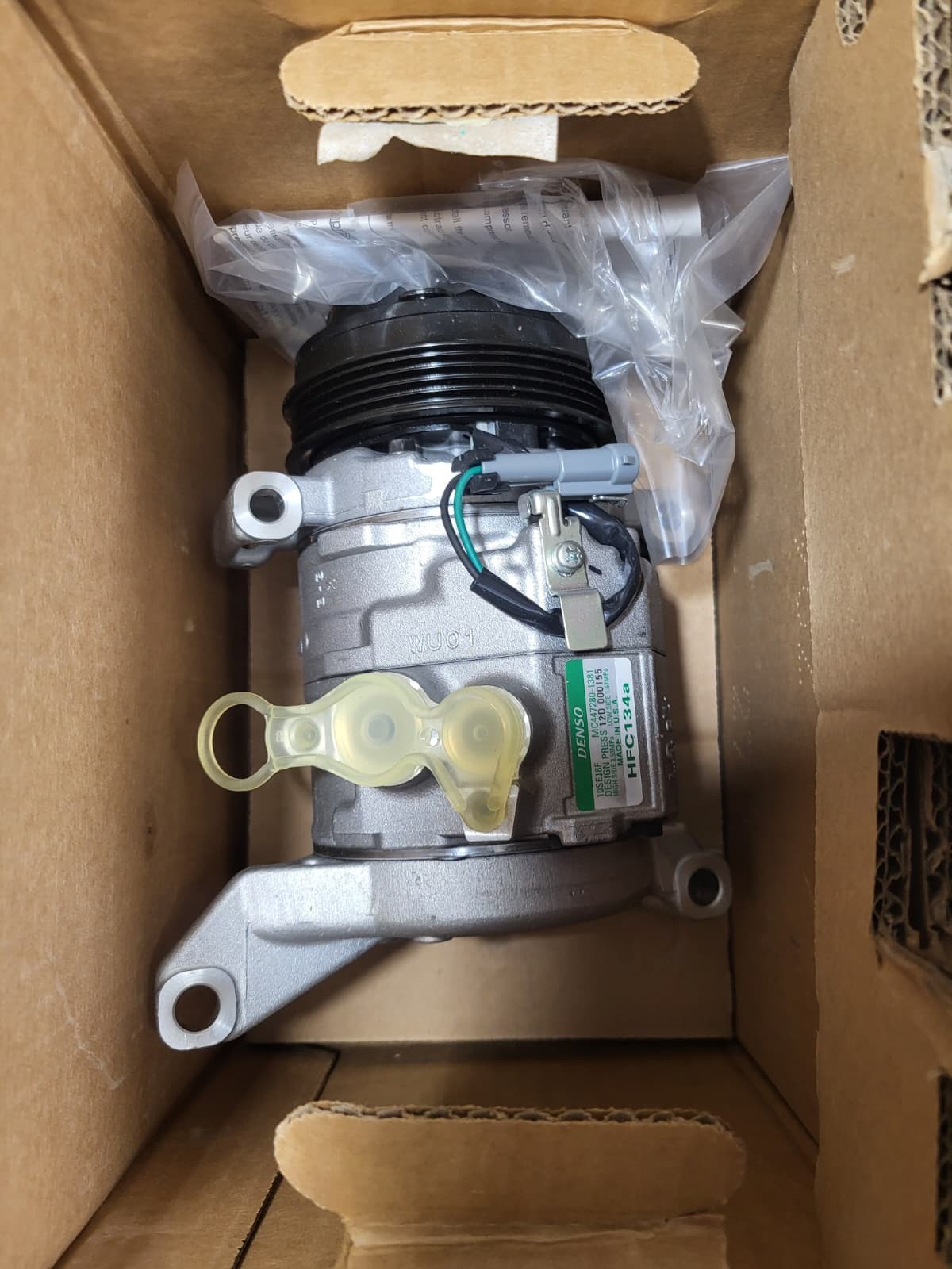 NEW Genuine GM 84208259 A/C Compressor ACDelco 15-22181