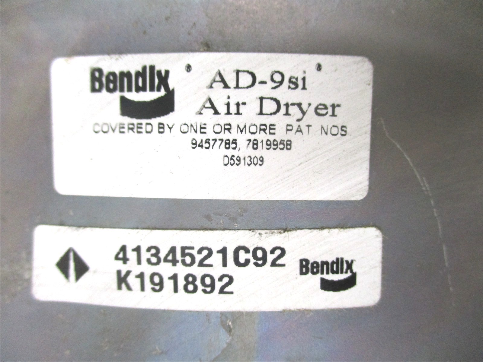 4134521C91-B INTERNATIONAL AD-9si AIR BRAKE DRYER BENDIX K191892