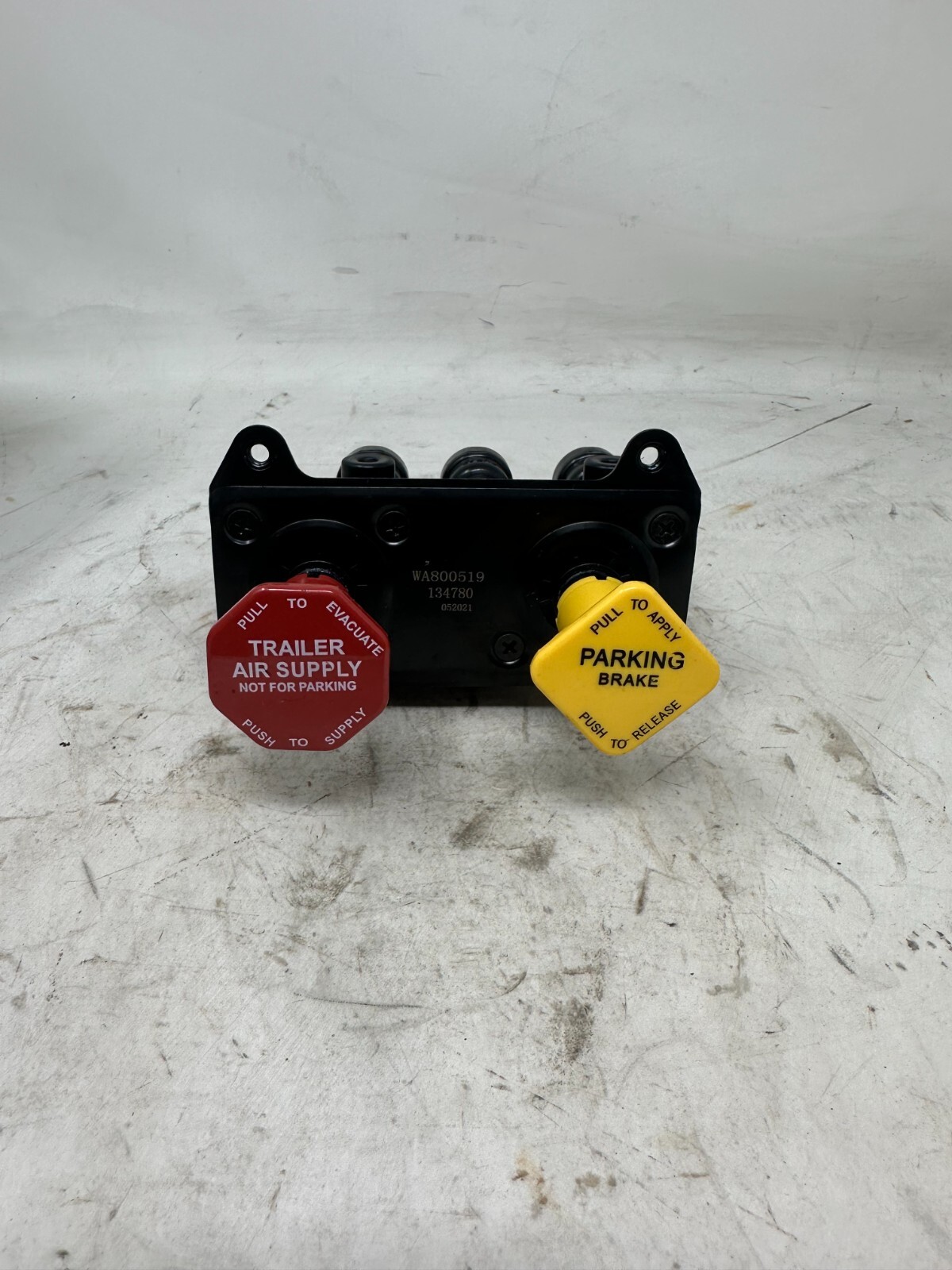 World American WA800519 – Air Brake Control Valve