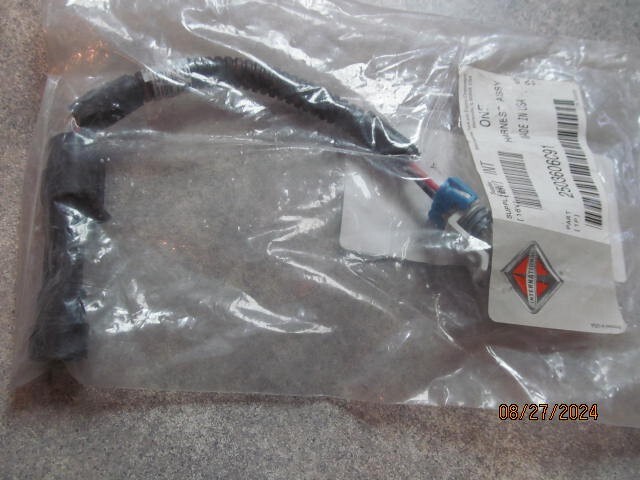 2503606C91 International Wire Harness Horn Adapter Pigtail free shipping