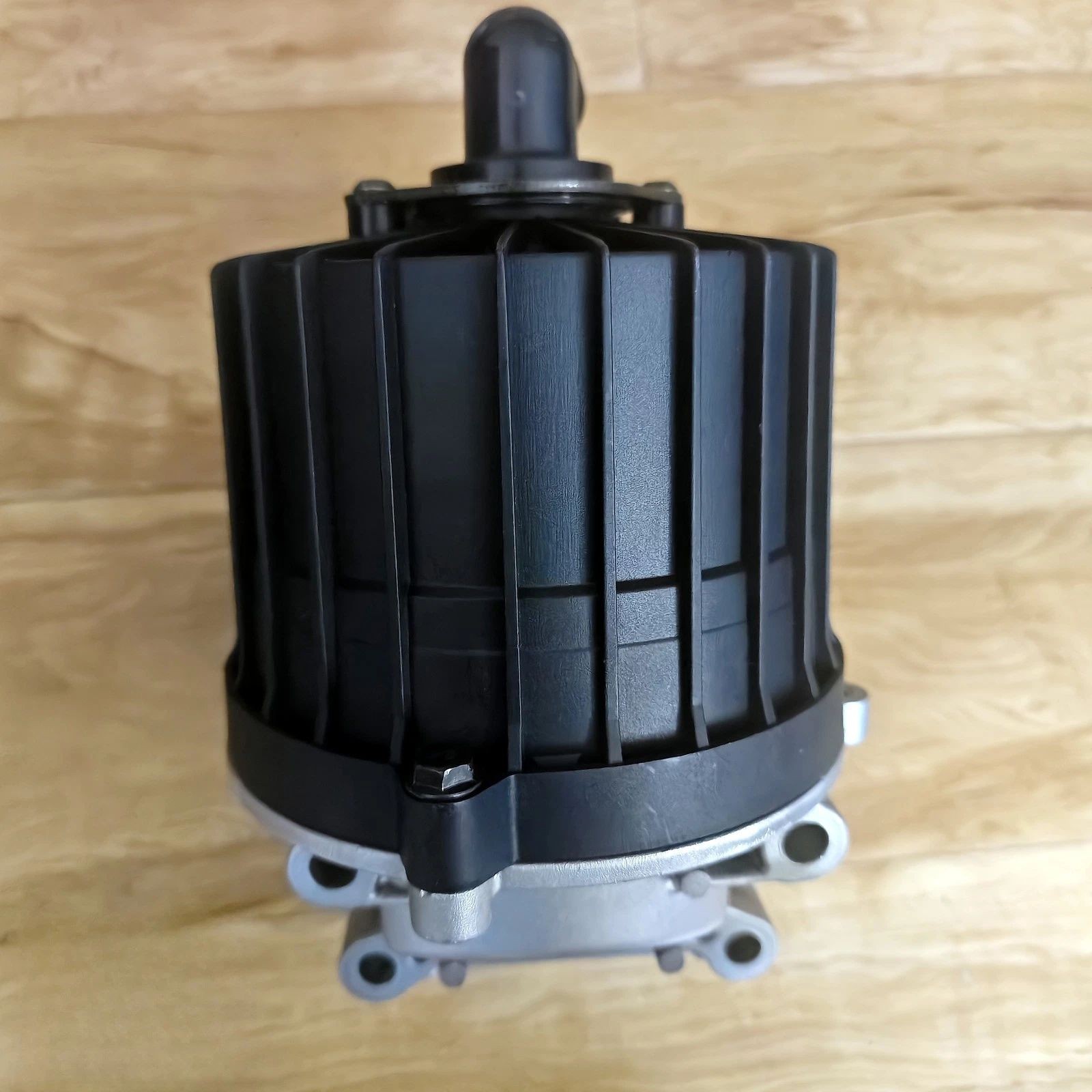 21122541 20499419 Oil Crankcase Ventilation Separator For Volvo D13 MP8 Truck