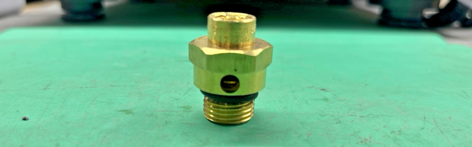 NEW IN BOX GENUINE BENDIX 800534 SAFETY VALVE 250PSI💥FREE SHIPPING💥