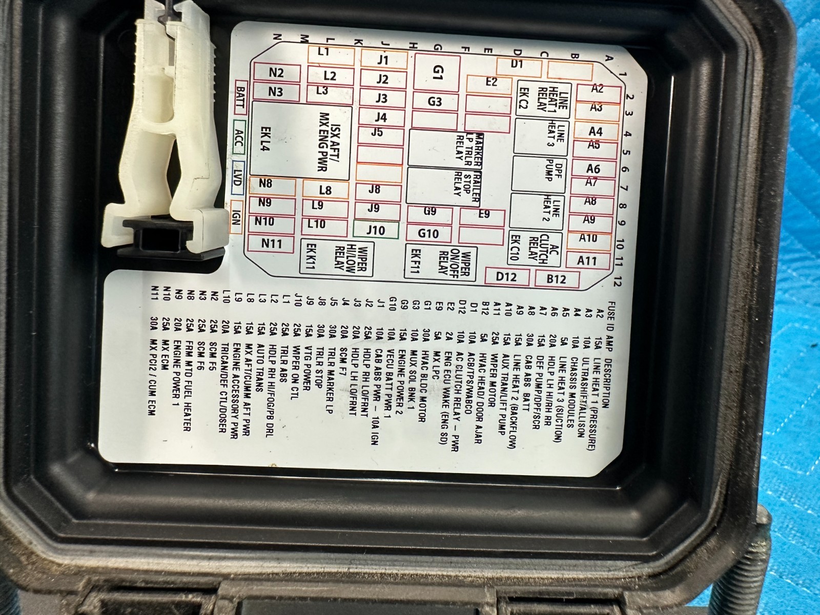Kenworth T680 Paccar Fuse Box Assembly P27-1297-0101 2023 OEM