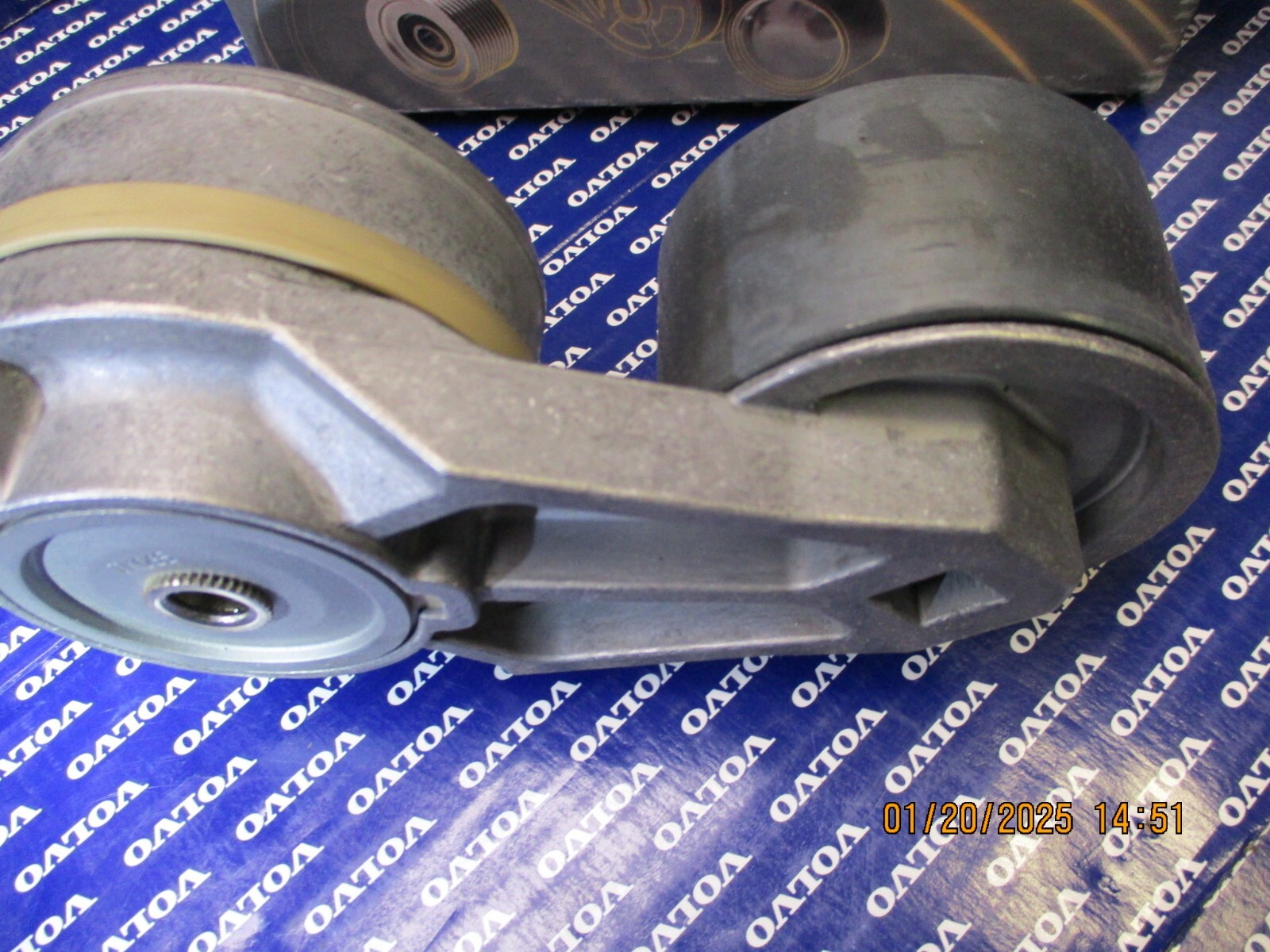 Volvo D13 2017-21 a/c belt tensioner OEM HD 21819687 Dayco brand made in Italy