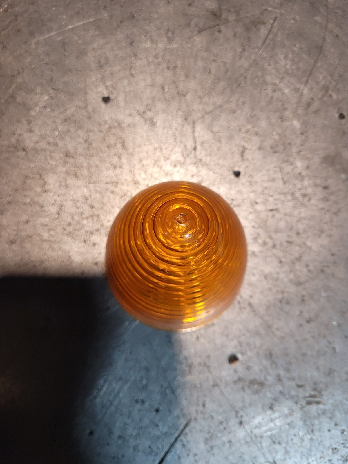 Grote G1083 Hi Count 2 1/2″ 9-Diode Beehive Clearance/Marker LED Lamp
