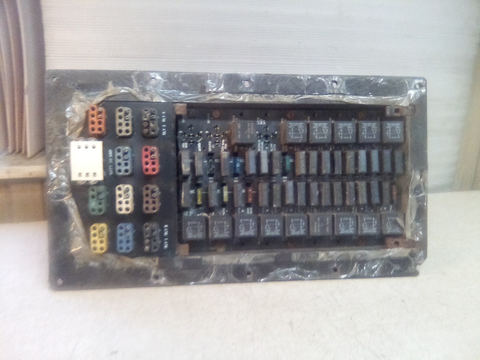 Kenworth W900 Fuse Relay Block “READ DESCRIPTION”