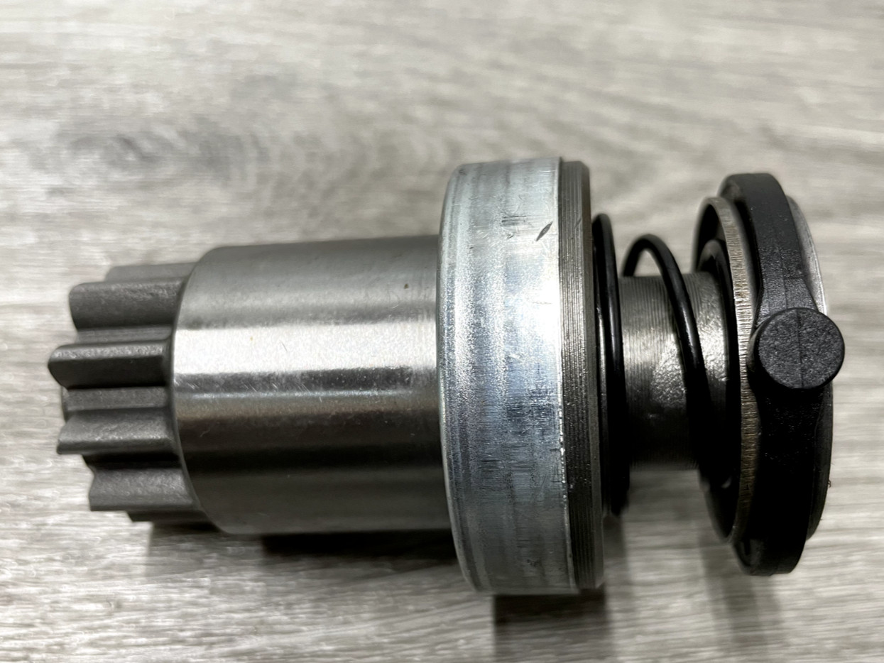 J&N 220-24192 – Drive Assembly 10T, 1.26″ / 31.9mm OD, CW, 15 Spiral Spl.