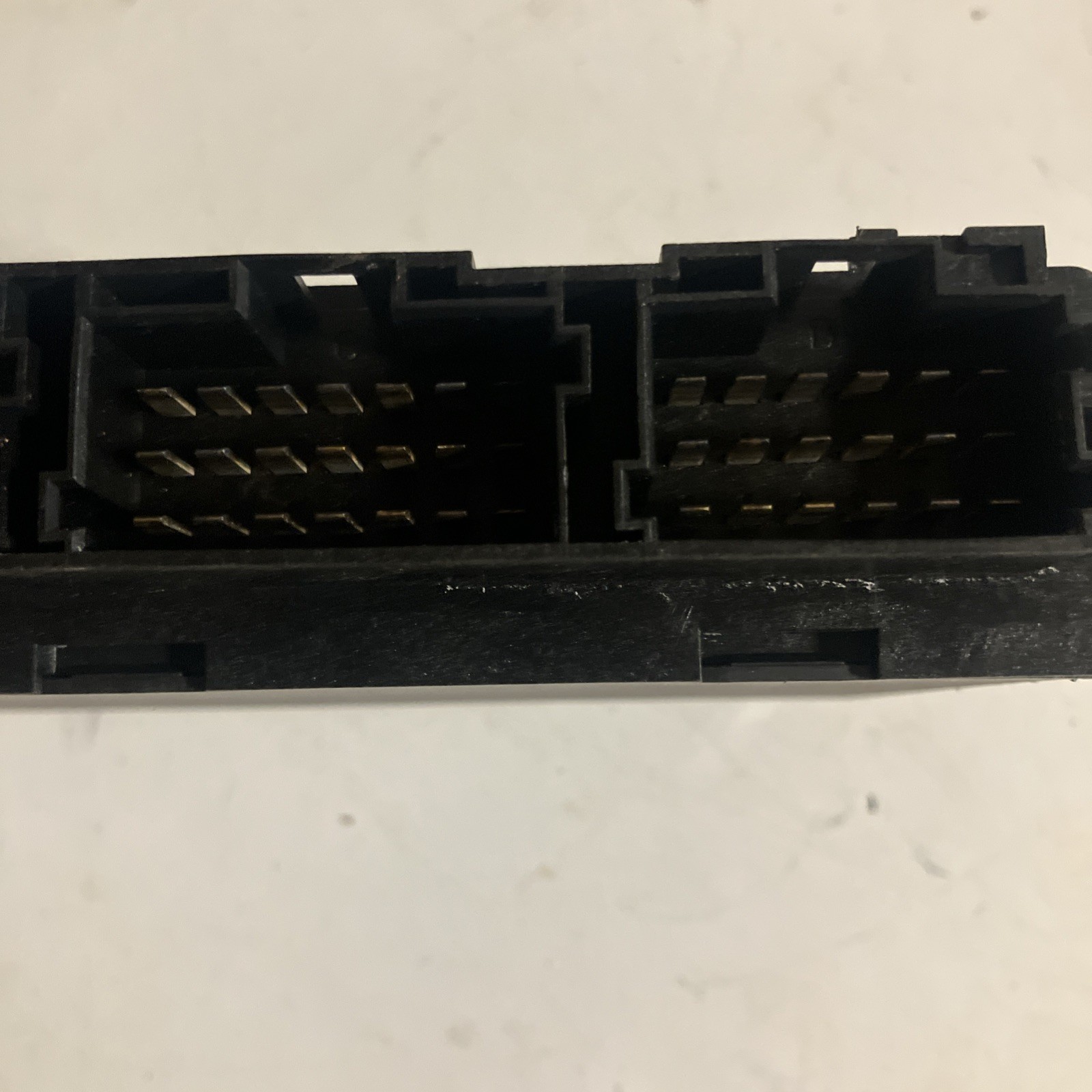 Freightliner CASCADIA Cab Control Module CECU -Used P/N A0034461002004