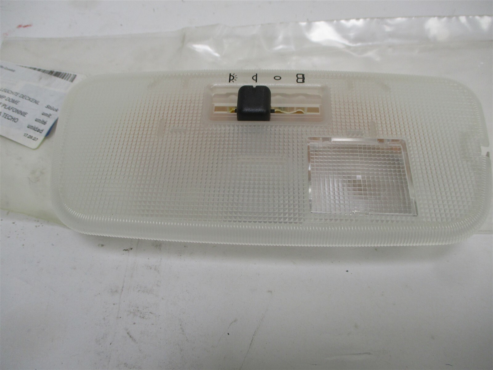 05133561AB NEW OEM MOPAR LED DOME LIGHT DODGE SPRINTER 2003-06