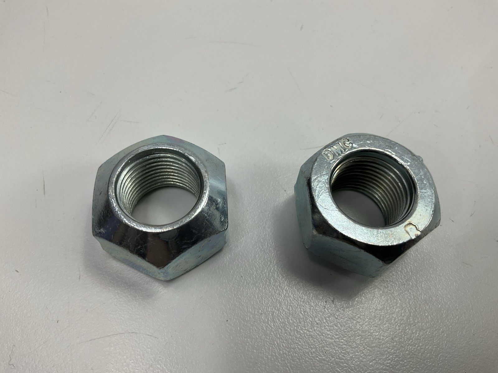 (50) World American WA07-7264 HD Lug Nuts 5/8″-18 Thread, 1″ Hex, 90° Conical